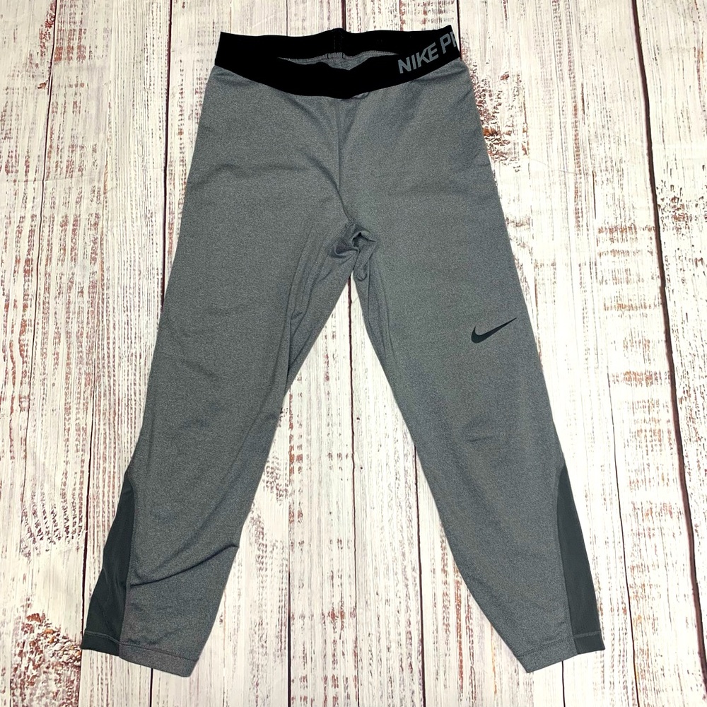 Nike Pro Workout Capri Leggings Pants Size Medium